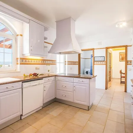 Villa Atlas *